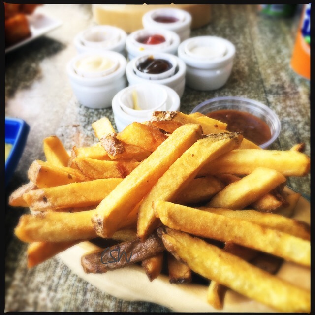 Even Pause near Brouwershaven - best fries in a long time. While being there I becme quite a good customer ...